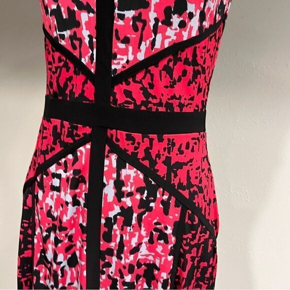 Taylor Pink Mixed Media Sleeveless Sheath Dress WITH Black Piping Size 4 - Picture 3 of 13